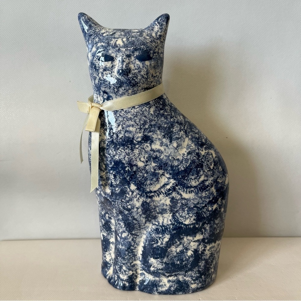 Vintage Ceramic Blue White Cat